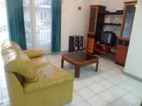 Villa Kota Bunga Matahari