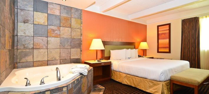 Lexington Inn & Suites NW Chicago Elgin Hotels in Кейн
