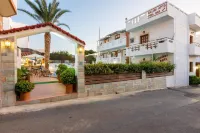 加利尼公寓 Anissaras Main Beach附近的飯店