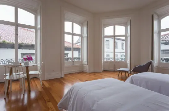 AC-Armazéns Cogumbreiro