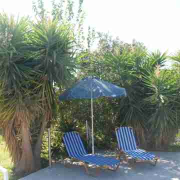 Anna Studios Hotel Exterior