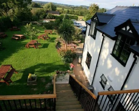 The Oak Inn Staplow Hotels in Ledbury