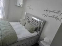 Luxury Stylish Charming City Apartment With Private Entrance in Wolverhampton Hoteles en Wolverhampton