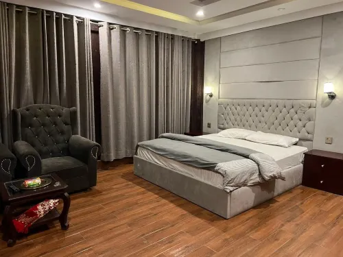 Waterstone's Hotel فنادق في Mansehra