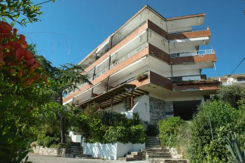 Lilly s Seaview Studio Hotel a Milies