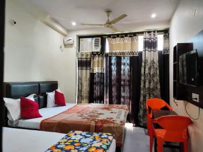 Hotel Star Light Near Nizamuddin Station Hotels in Delhi