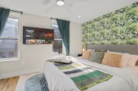 1 Br Passyunk Ave Stunner- Perfect Location