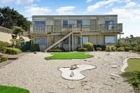 Mountain View 2BR Retreat with Private Deck Hotels in Pacifica