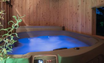 Tawny Lodge - 1 Bedroom - Blossom Farm