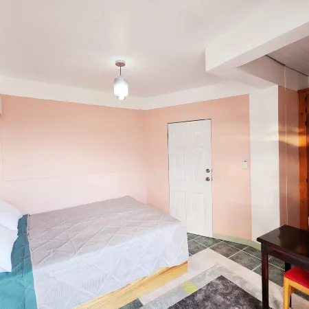 C & M Suites Your Haven in the City