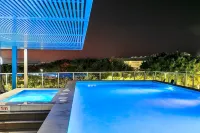 Lux Retreat at Harbour Light Cairns I Sauna I Pool & Prime Location - con vistas al mar