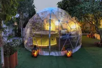 Relax in Elliniko Hidden Gem-vintage Bungalow With Garden and Hot Tub in an Iglo
