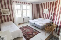 Prästgårdens Pensionat Hotels in Orust
