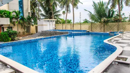 Lee Crysstal Отели в г. Келамбаккэм