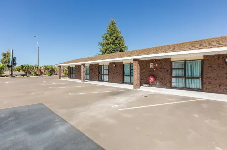 Lavana Motels Отели в г. Clifton