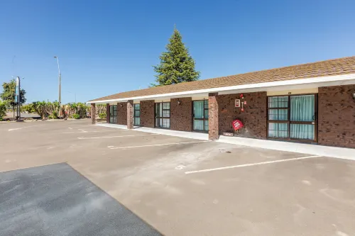 Lavana Motels Hotels in Waipatu