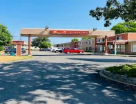 Econo Lodge - parking