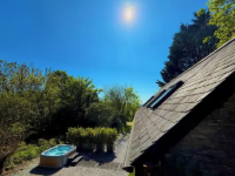 Luxury Holiday Lodge with Private Hot Tub, Fishing & Giant Cinema & Games Room.