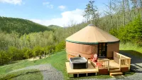 Riverside Haven - Hot Tub, WiFi, Grill, Stylish Yurt Hotels in Hardy County
