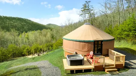 Riverside Haven - Hot Tub, WiFi, Grill, Stylish Yurt