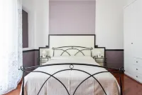 Santa Chiara Apartment by Myhomeincomo - Huoneistot