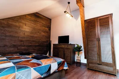 Galeria Grafit Apartments Hotels in Шура-Маре
