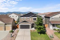 Hot Tub, Game Room and Mini Golf Fun - Gorgeous Family Haven 시마론 힐스 호텔