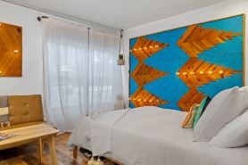 Cozy Corner Unit with Riversides Hot Tubs - Charming Mountainside Haven
