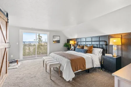 -- New Build -- Horseshoe Hideaway with Amazing Views