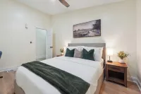Oasis in ATL- 3BR/2BA Lux Serene Bungalow w/ Gorgeous Private Backyard and Pool