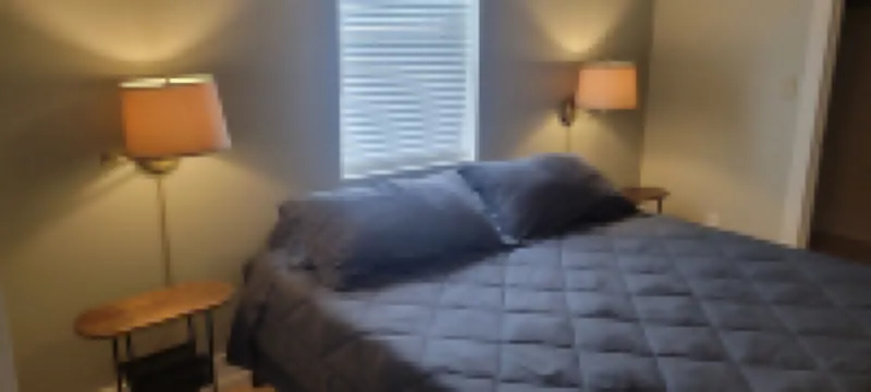 2-bedroom newly remodeled house in Iron River with WiFi & a big yard. 艾昂縣住宿飯店