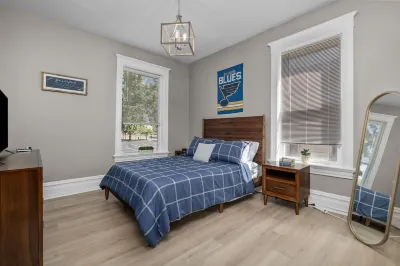 Top Rated! Fantastic Location! 3 Bedroom Near Washu, Loop, Pageant, Forest Park