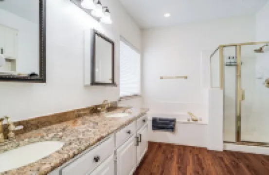 Fantastic 4 King Bed : Pool Table : Perfect Location