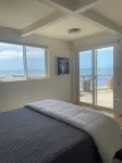Tranquil Oceanfront Retreat with Breathtaking Views