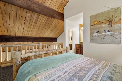 Cozy Cabin in the Pines- 2Bd/2Br + Amenities Galore! Closest Lodging to Bachelor
