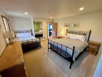 Lake Getaway in Sandpoint with Hot Tub