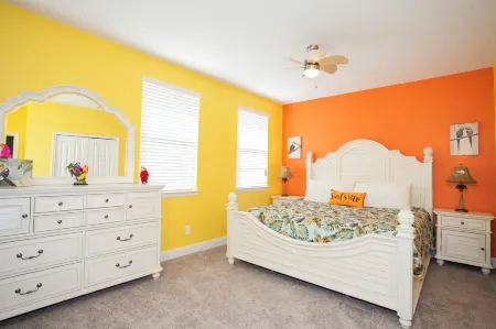 Marvelous 4 Bedroom w/ Pool @ Festival Resort 197 Отели в г. Давенпорт