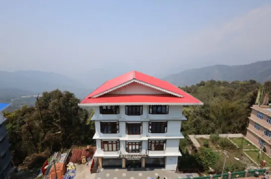 SIKKIM SAROVAR HOTEL & RESTRO  호텔