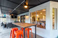 Modern Mesa Oasis Free Heated Pool Al-fresco Living