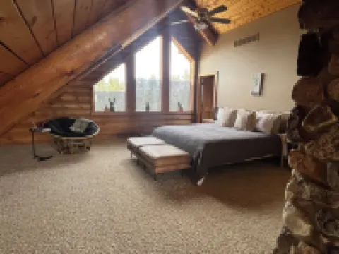 Modern Cabin with Pool and Hot Tub and Outdoor Sauna! Wanderlust Cabin!