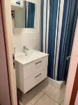Two-room apartment ideally located 200 m from the ocean, 900 m from downtown