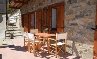 Konatzin Tou Massou by Raise