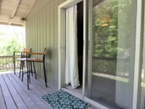 Peaceful, relaxing, family friendly, fully updated 3-bedroom house in Bellville Hotels in Bellville