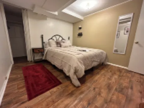 Charming 2-Br Basement Apartment, Central to National Park, Close to Interstate