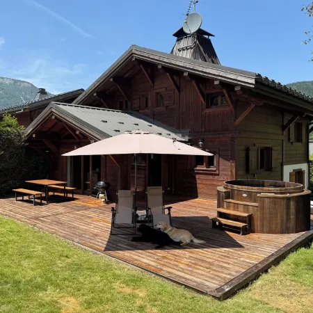 Luxurious Chalet | Hot Tub & Sauna | Mont Blanc Massif Views | Sleeps 10