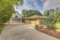 Cozy Covington Studio Rental Near Historic Square!