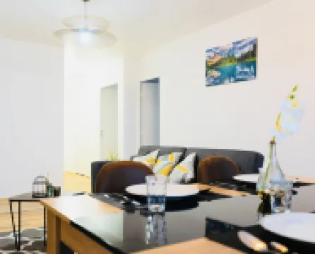 Bella Luna III: Elegant and bright Apartment-Balcony-Free parking-Massage