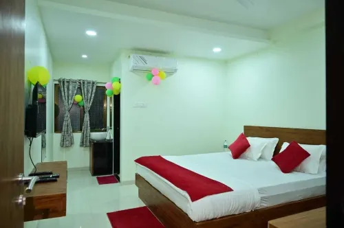 Shelke Mama's Lodging & Resorts Hotels in Verul