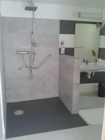 Apartment "ARBRE VOYAGEUR", swimming pool, mountain view