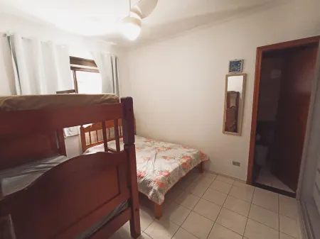 APARTMENT, TWO BEDROOMS, TWO ELEVATORS, TWO BATHROOMS, ONE PARKING SPACE, Отели рядом с достопримечательностью «Praia do Boqueirao»